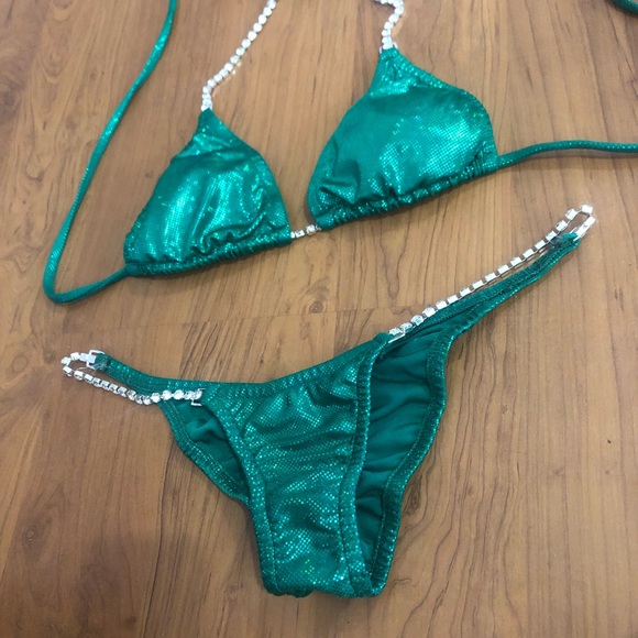 Green custom bikini contest / competition suit - Picture 2 of 5